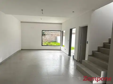 Casa tipo duplex, Condominio Santa Rita. Hurlingham