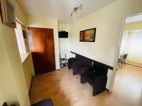 Alte G Brown 900, Piso 8