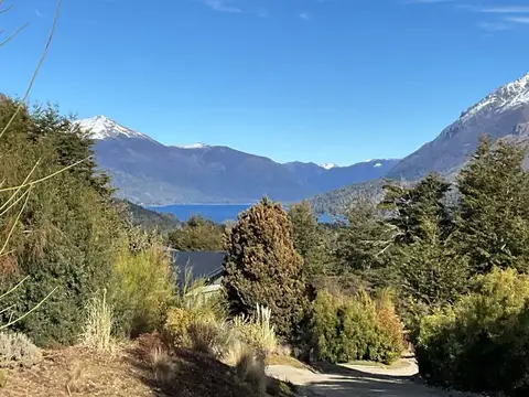 Lote plano en Polo con vistas a cerros y Lago