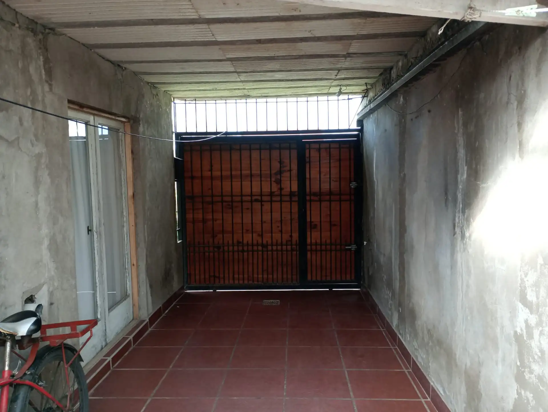Casa de dos dormitorios en El Progreso, 60m² con cochera