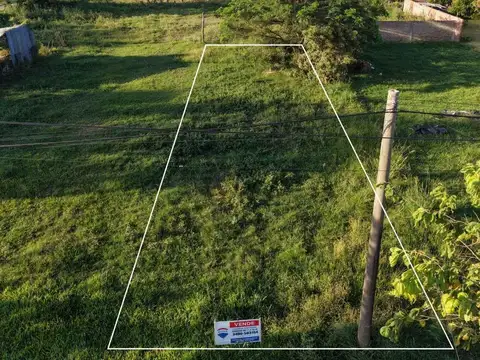 Venta de lote en Cavour