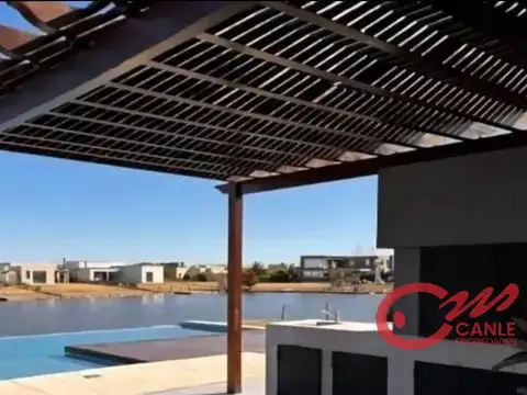 Casa en venta a la laguna San Sebastián
