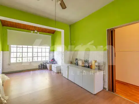 Casa en Venta con 4 cocheras