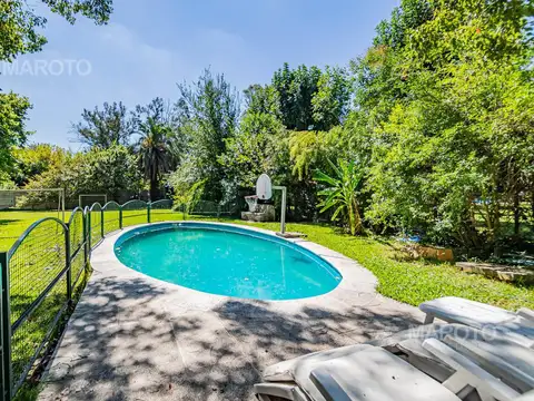 Casa en Venta con 2 cocheras