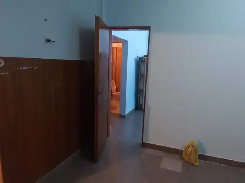 Local en Alquiler en Isidro Casanova, $ 500.000