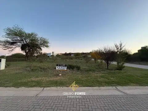 OPORTUNIDAD EN VENTA, LOTE EN COLINAS DE LA DESEADA