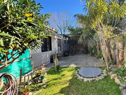 VENTA PH TIPO CASA 3 AMBIENTES COCHERA PARQUE QUILMES ESTE