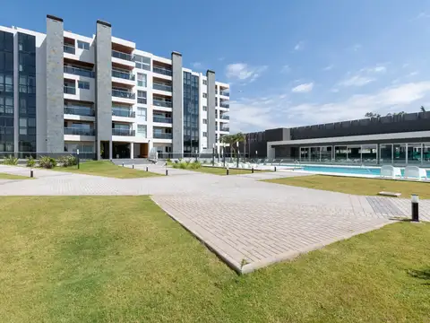 Venta de departamento de 3 dormitorios - Complejo Mediland