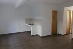 Complejo con 8 departamentos - Foto 13