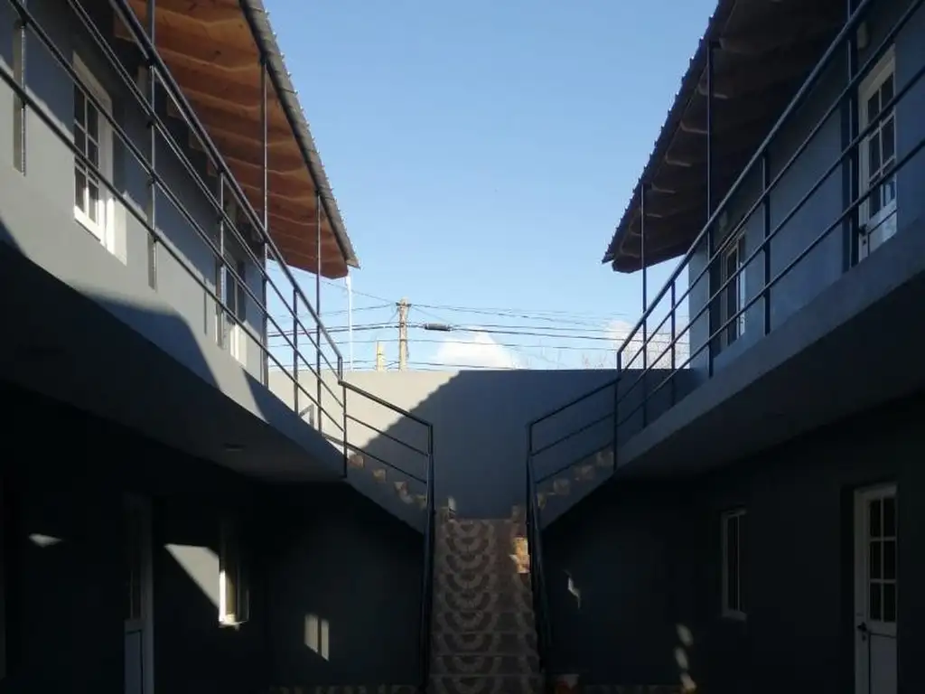 Complejo con 8 departamentos en Carlos Spegazzini