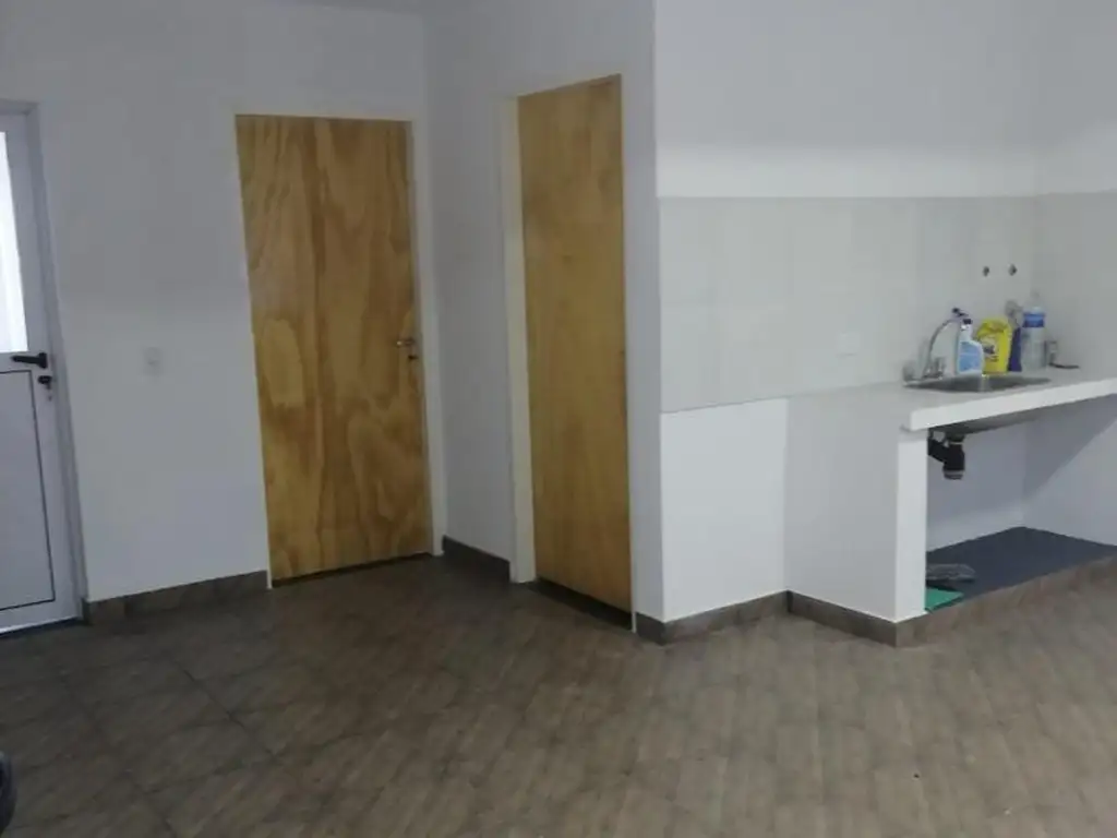 Complejo con 8 departamentos - Foto 14