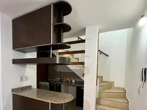 Depto Tipo Casa 2 ambientes con 1 baño