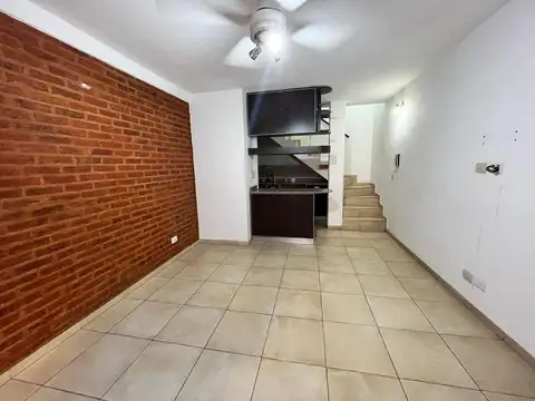 Depto Tipo Casa en Alquiler de 1 dormitorio