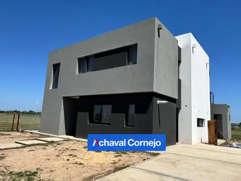 Venta | Casa en construcción - 3 dormitorios   escritorio | Barrio Nativas, Puertos