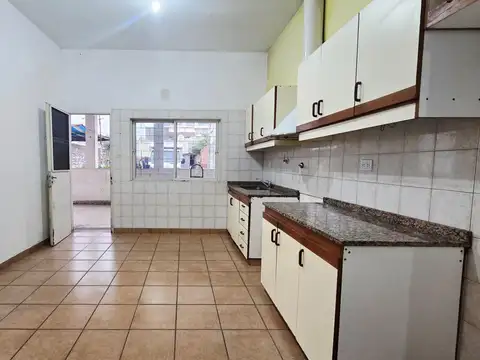 Depto Tipo Casa en Alquiler de 3 ambientes
