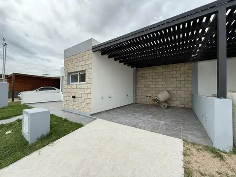 DUPLEX A ESTRENAR EN VILLA ALLENDE CON PILETA