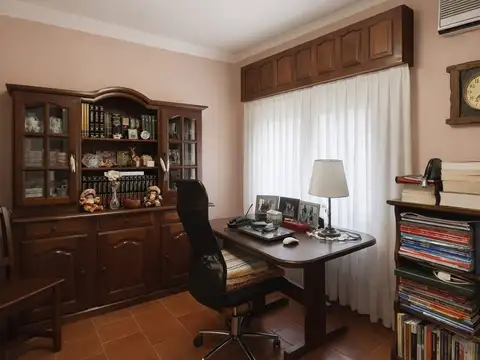 VENTA CASA 4 AMB MORENO CON CASA A REFACCIONAR