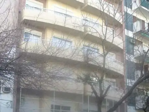 Lindísimo y luminoso monoambiente divisible al contrafrente 