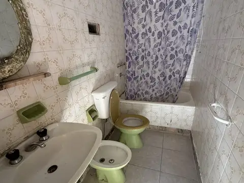 Casa 2 Dormitorios   Comodín - Pasillo Exclusivo,