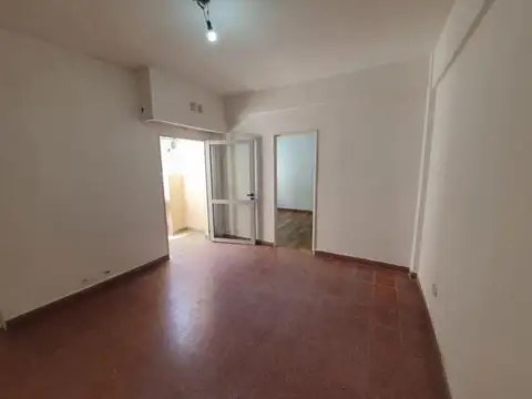 DEPARTAMENTO 2 AMB 300m estacion SANTOS LUGARES