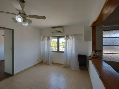VILLA BALLESTER VENDE EXCELENTE DEPARTAMENTO 2 AMB, CON LAVADERO CUBIERTO