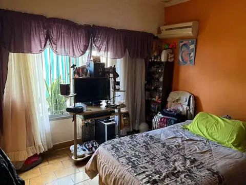 VENTA CASA PARA DOS FAMILIAS VALENTIN ALSINA