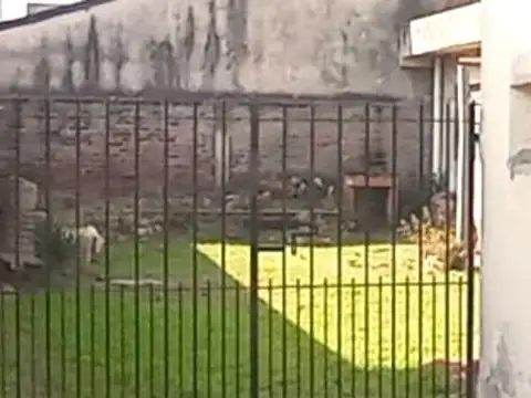 Casa 3 ambientes con 1 baño