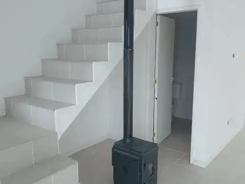Depto Tipo Casa en Venta con 1 cocheras