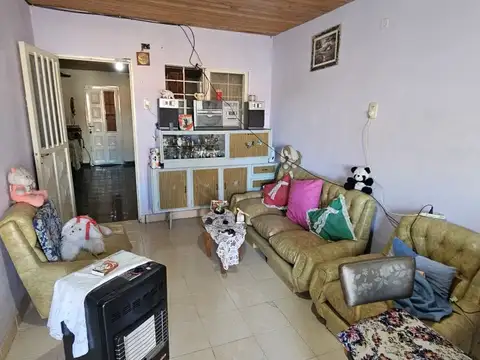 Casa 3 ambientes con 1 baño