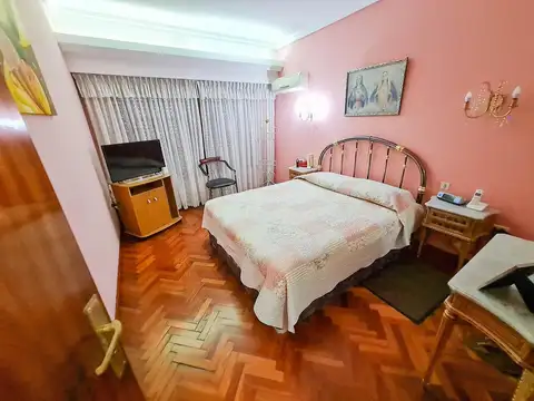 Casa 6 ambientes con 4 baños