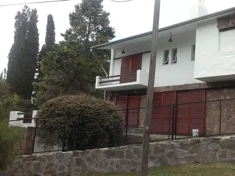 Venta Casa 4 dormitorios Rio Ceballos APTA CREDITO