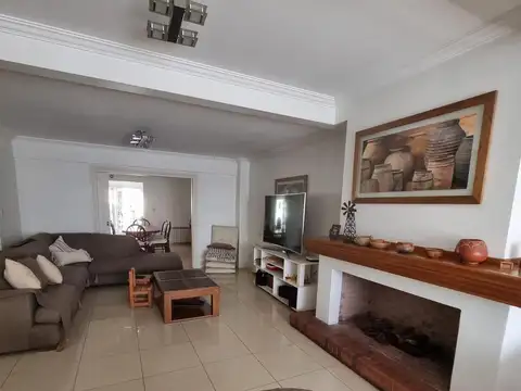 Casa en Venta en Ituzaingo, USD 350.000