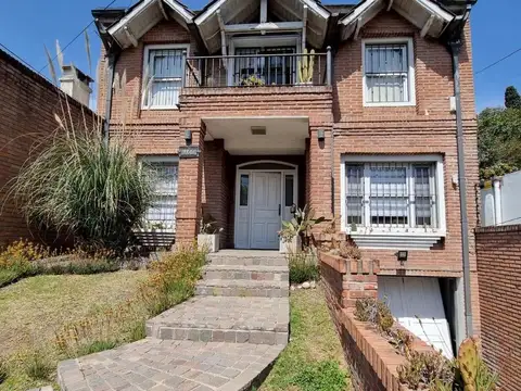 Chalet de 5 ambientes- Ituzaingó Norte