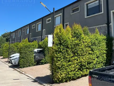 Venta Casa 4 ambientes  en La Cañada de Pilar