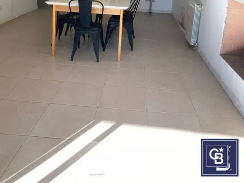 La Madrugada 1 - Carlos Calvo al 3400