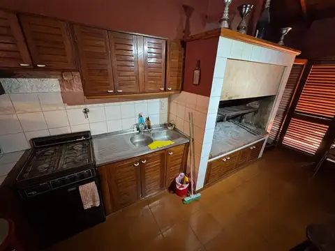 CASA 5/AMB+ESCRITORIO/GARAJE/PATIO/PILETA/QUINCHO!