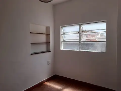 Depto Tipo Casa 2 ambientes con 1 baño