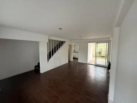 Casa en Alquiler en San Carlos, $ 1.400.000