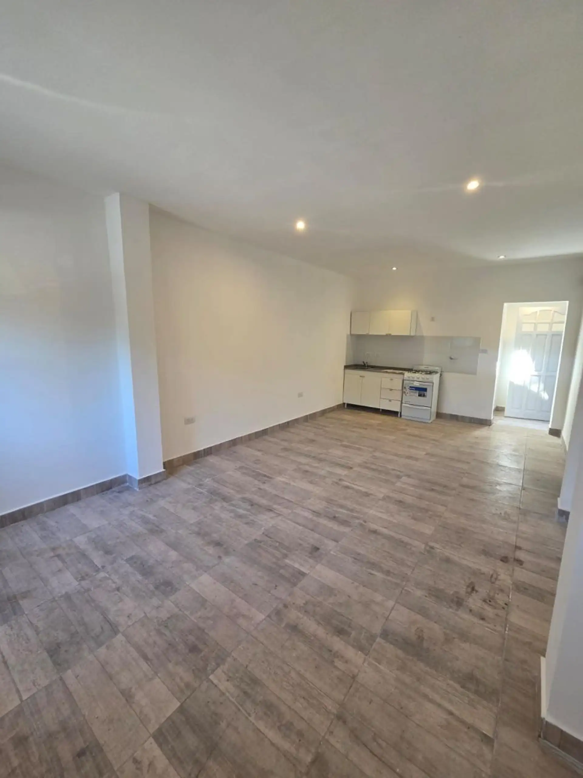 Oportunidad PH 2 ambientes reciclado en San José con ingreso independiente