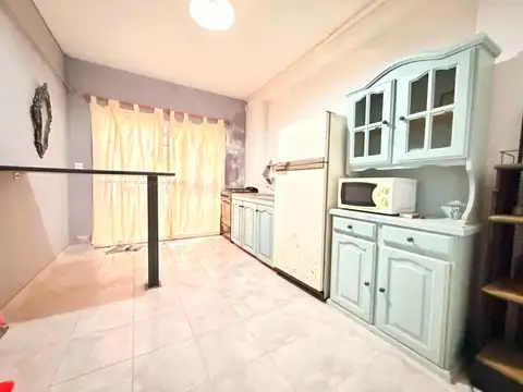 Aquino 700
