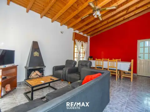 VENTA CASA TRES DORMITORIOS CON GARAGE Y PATIO