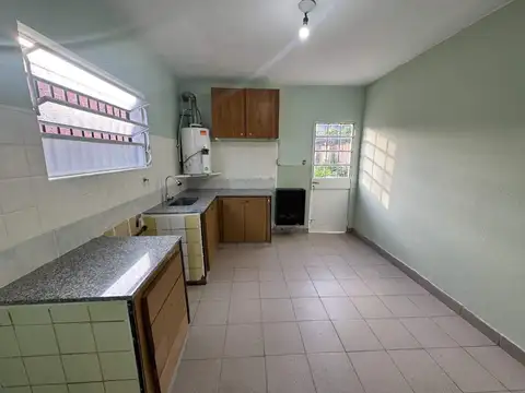 Casa 3 ambientes con 1 baño