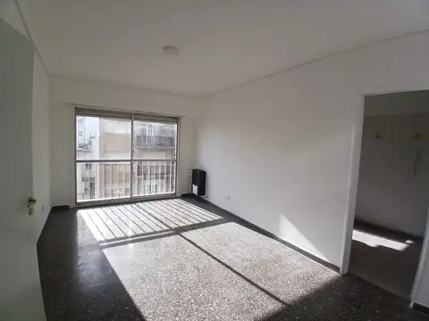 Venta de departamento - 2 ambientes - A la calle - Macrocetro - 25 de Mayo 3200 - Mar del Plata