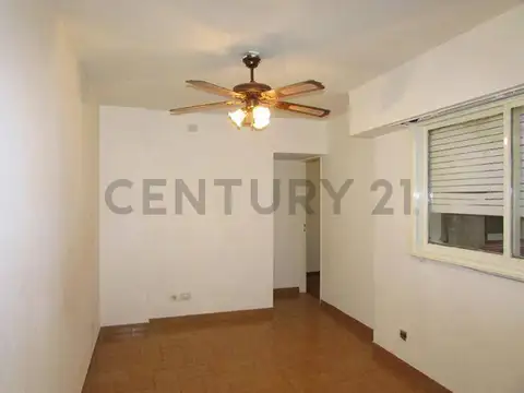 Venta departamento 2 ambientes en San Cristobal.-Permuta