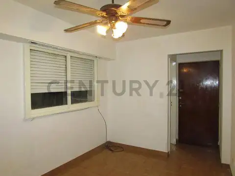 San Juan 3300, Piso 2