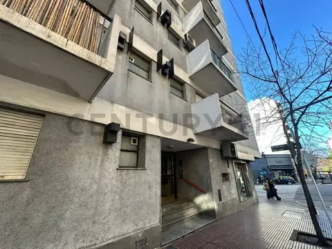 Venta departamento 2 ambientes en San Cristobal.-Permuta