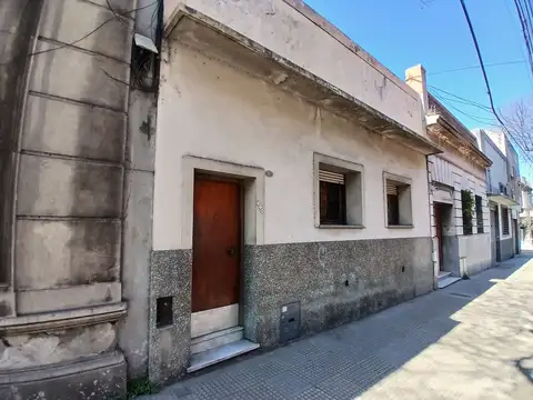 Casa en Venta 4 ambientes Frente Luminoso