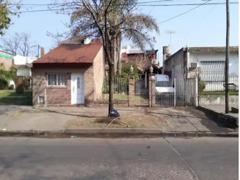 EXCELENTE PROPIEDAD PARA VARIAS FAMILIAS O PARA RENTA