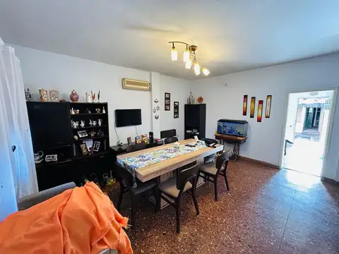 Casa 7 ambientes en venta en Burzaco