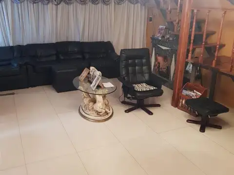 Casa 4 ambientes con 4 baños